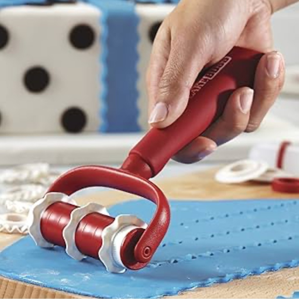 Cake Boss Fondant Cutter Set - Picture 4 of 6